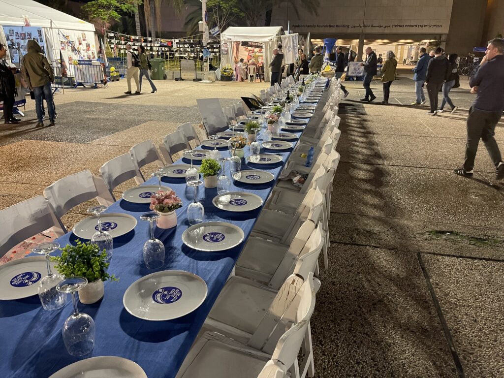 empty Shabbat table